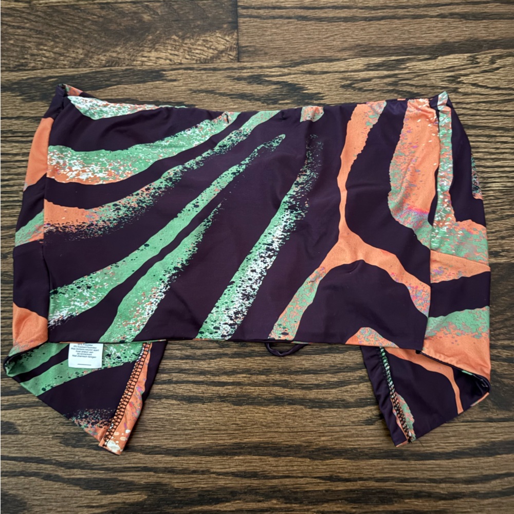 PrettyLittleThing Orange and Green Patterned Top - Picture 4 of 4
